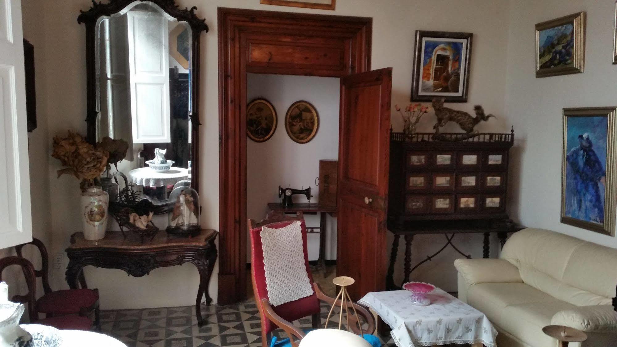 Hostal Pons PMI Exteriör bild